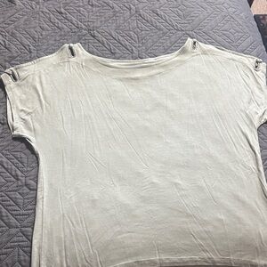 Cable & Gauge Light Gray Short Sleeve Top